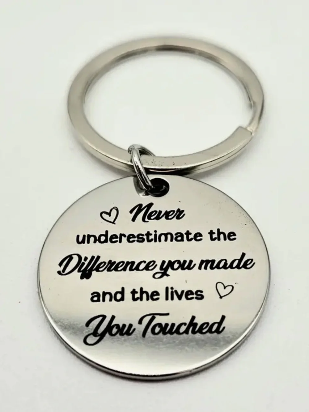 🇺🇸$5🇺🇸 Inspirational Silver Keychain 1.5 inch Never Underestimate the Difference